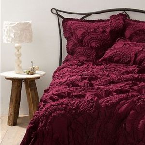 Anthropologie Rivulets King Quilt